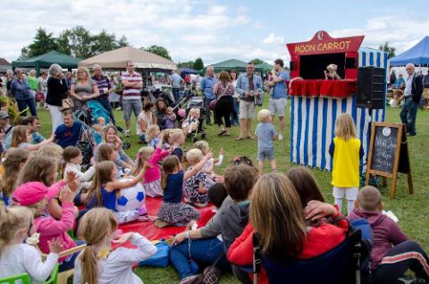 Toby and the Sausages Puppet Show - excited children in audience